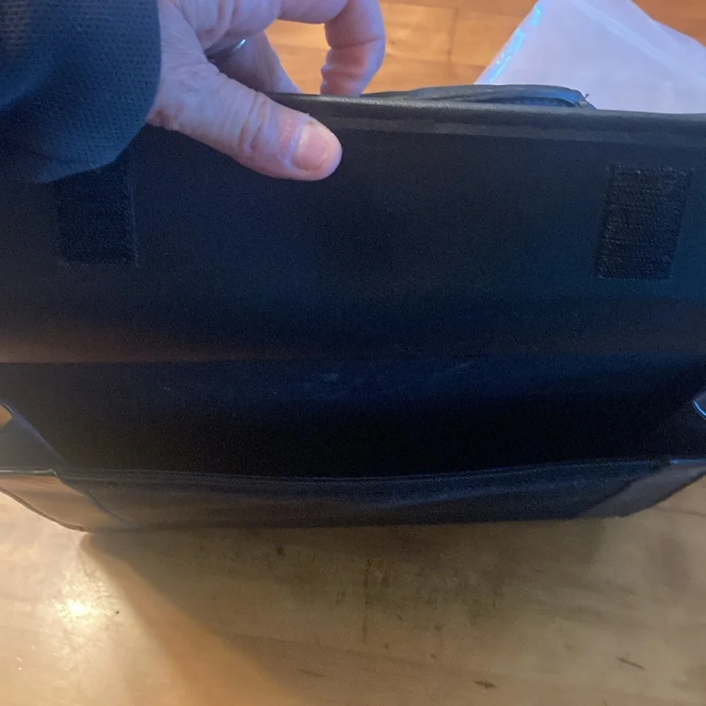 Wenger Swiss Gear LEATHER NYLON Binder Black The Centra Folio Black Laptop